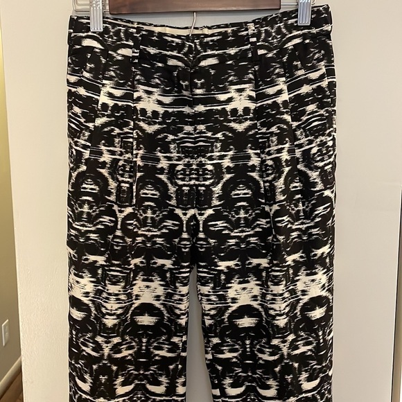 J. Crew Pleated Printed drapey pant size 0 - Picture 3 of 6